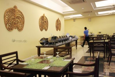 The garden restaurant at Khamthana Hotel, Chiang Rai